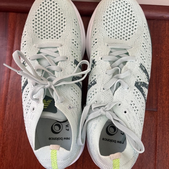 New Balance 890 Running Shoes - Picture 4 of 5